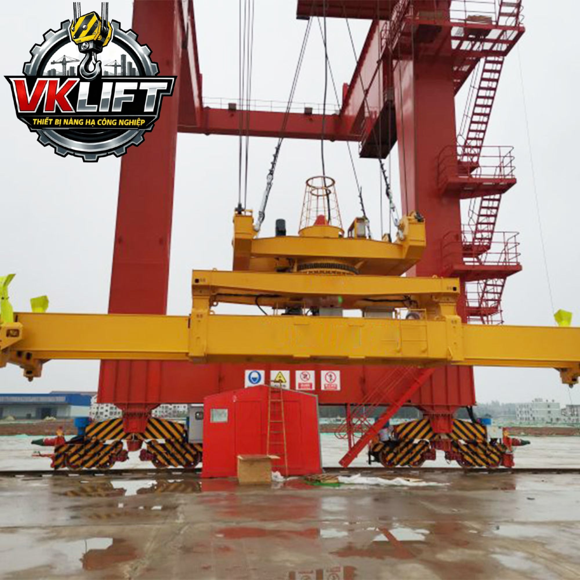 Ngáng cẩu Container rút điện